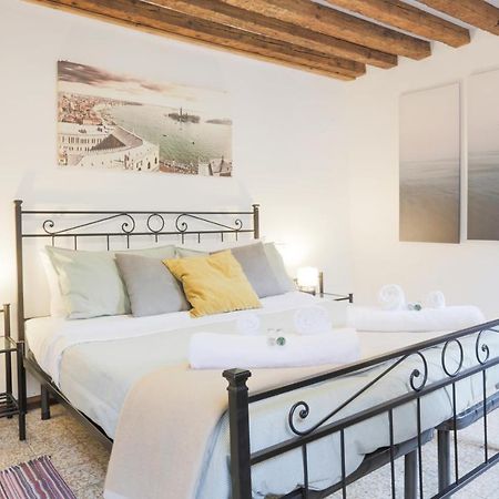 Santa Croce Guest House Venice Exterior photo